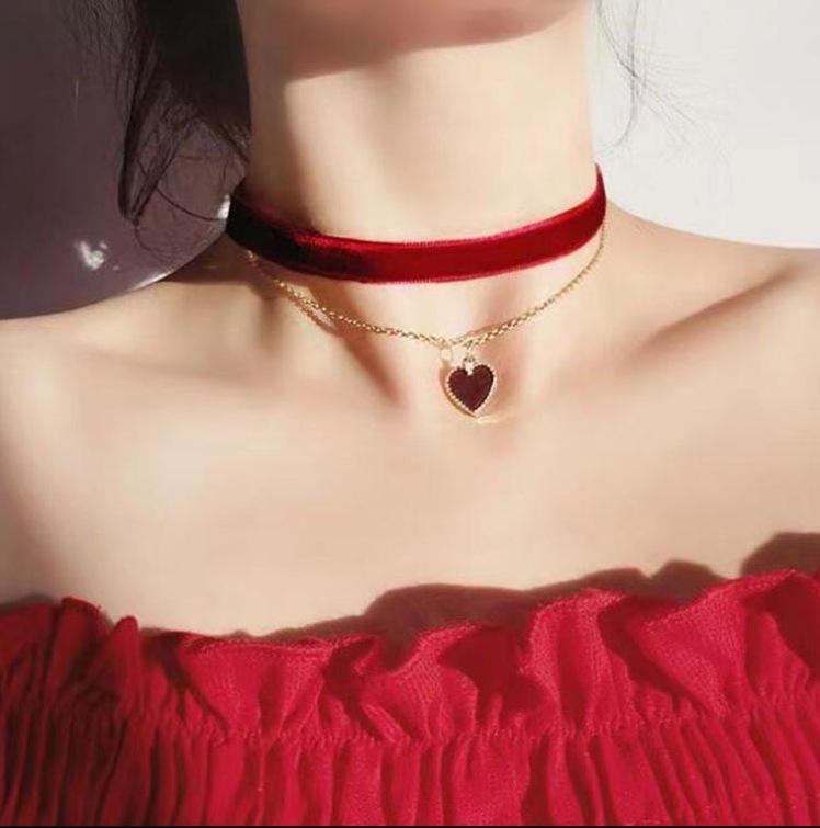 Red Heart Velvet Choker Necklace with Pendant