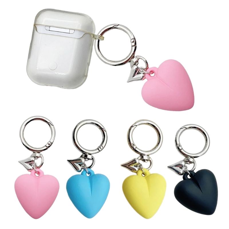 Stylish Love Heart Keychain Eye Catching Key Chain Bag Charm Decorations Fashionable Metal Pendant for Backpacks