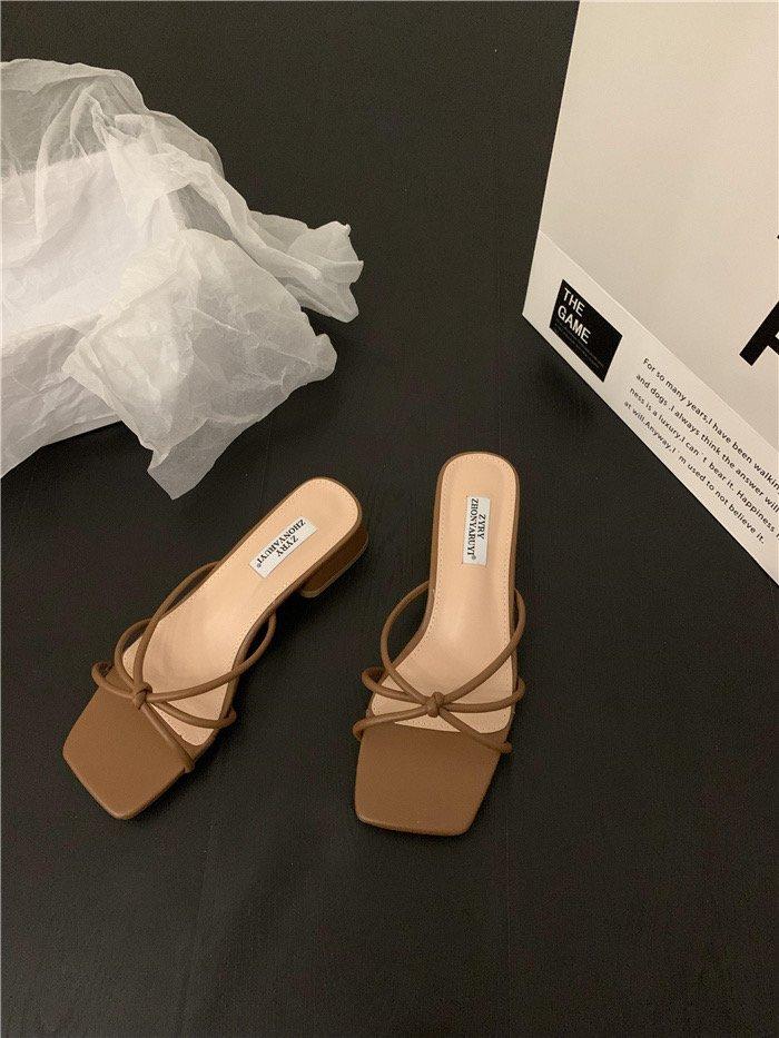 

French small cool slippers children 2025 summer new outer wear daily versatile flat bottom one word out women s slippers 42 коричневый