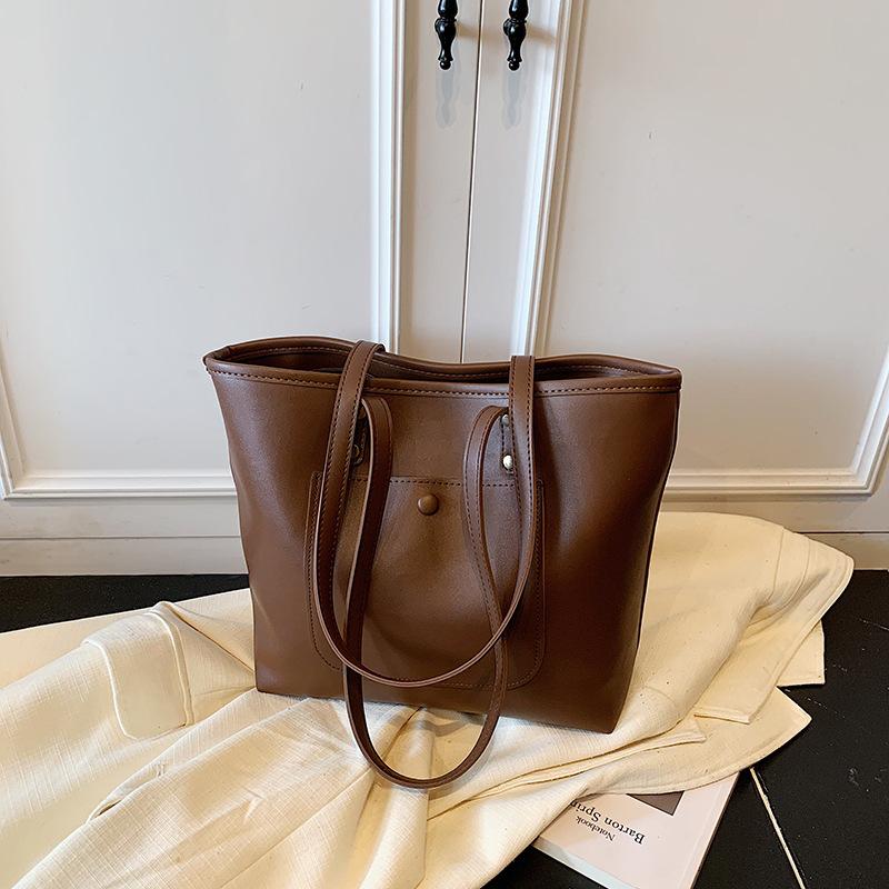 Large-capacity retro bag women's autumn and winter versatile 2025 new simple shoulder bag popular commuter tote bag this year