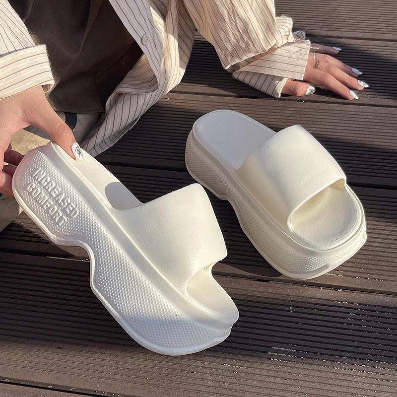 Women's Summer 2024 Thick-Soled Height-Increasing Non-Slip Comfortable Beach Outdoor Slippers