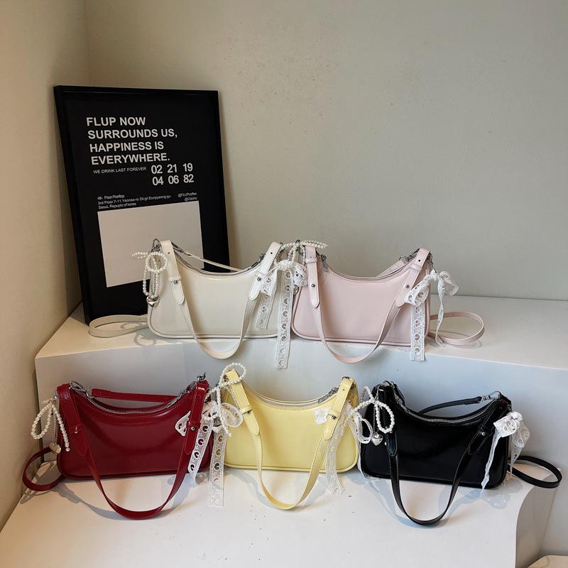 French niche fashion armpit small bag women 2025 new trendy Internet celebrity temperament shoulder bag foreign style messenger bag
