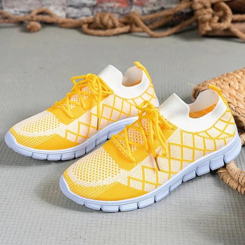 Fashion Women's Fashion Strip Plaid Knitted Sneakers Soft Sole Breathable Mesh Running Shoes for Women Lightweight Slip On Tennis Shoes