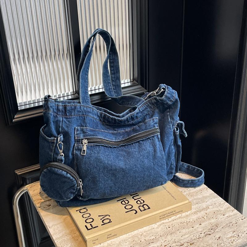 Denim large-capacity tote bag women's 2025 new casual commuter shoulder bag fashionable texture messenger bag