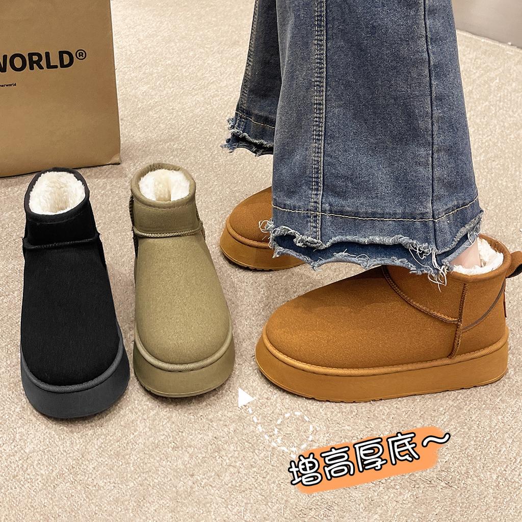 Thick-soled snow boots for outer wear in autumn and winter 2025, new indoor fur short tube, snow cotton piled and thickened cotton shoes.