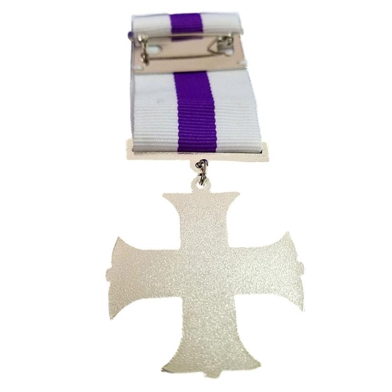 Víceúčelové kovové kříže medaile odznaky brože špendlíky s stuhou šperky emblémy pro věřící a trendsettery nárameníky