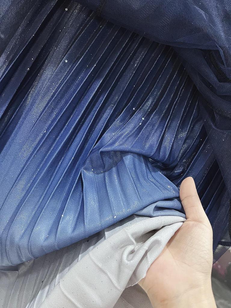 Women's Starry Sky Gradient Pleated Mesh Skirt 2026: Fashionable Slimming Long Skirt with Large Hem