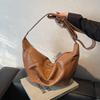 Niche retro lazy wind messenger bag women's winter new versatile simple commuter shoulder dumpling bag