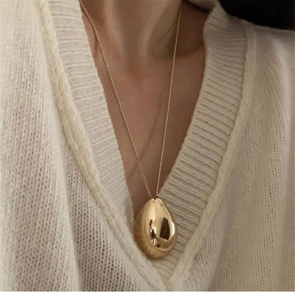 Chic Pendant Necklace with Smooth Waterdrop Charm Personalized Waterdrop Pendant Neck Jewelry Modern Neckchain Adornment