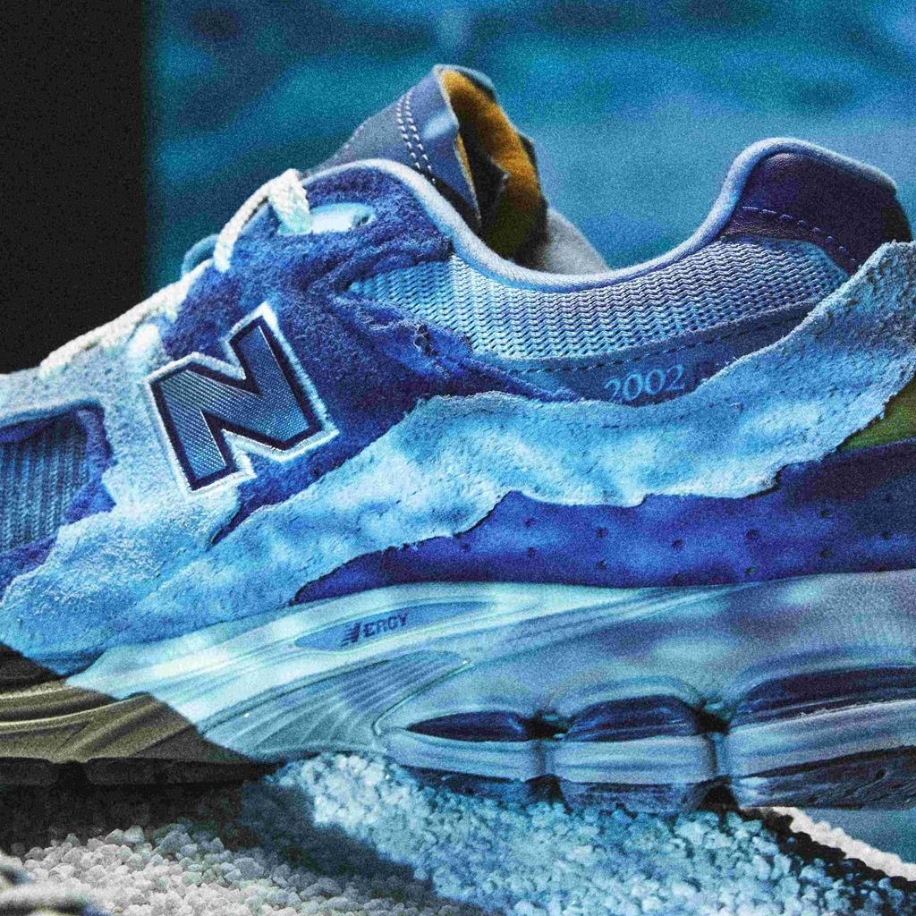 New Balance 2002R Protection Pack - Purple Unisex Sneakers Light-Arctic-Grey M2002RDI