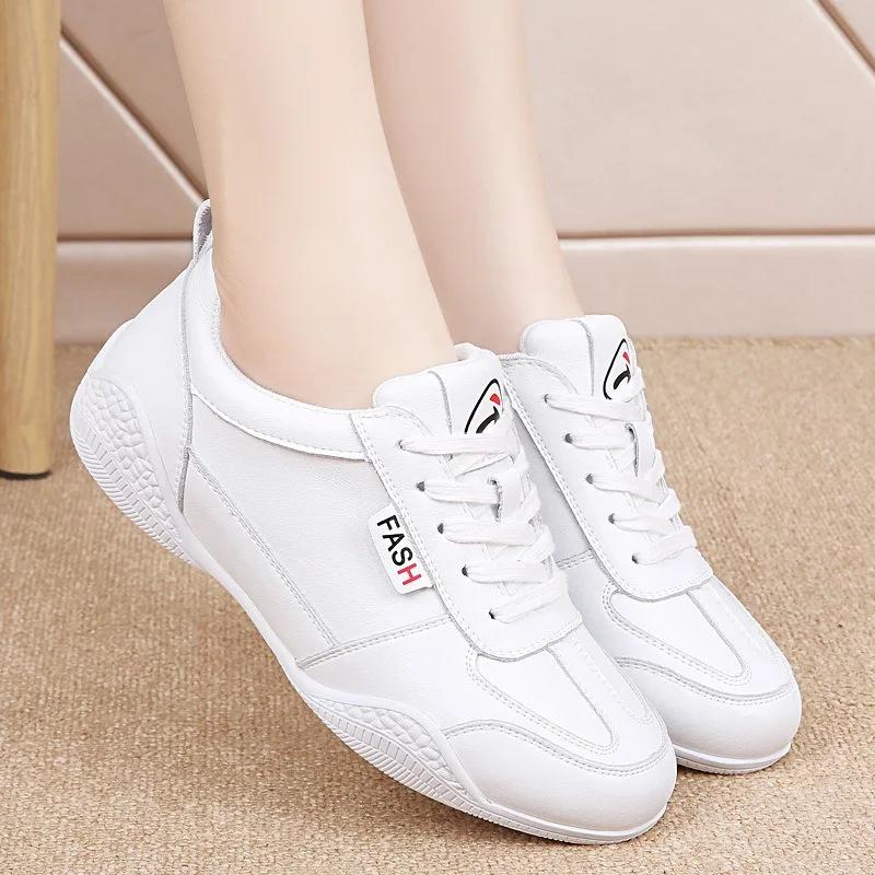 Fashion Women Shoes 2024 New Casual Lightweight Sports Shoes WomenBreathable Little White Platform Shoes White Sneakers Women