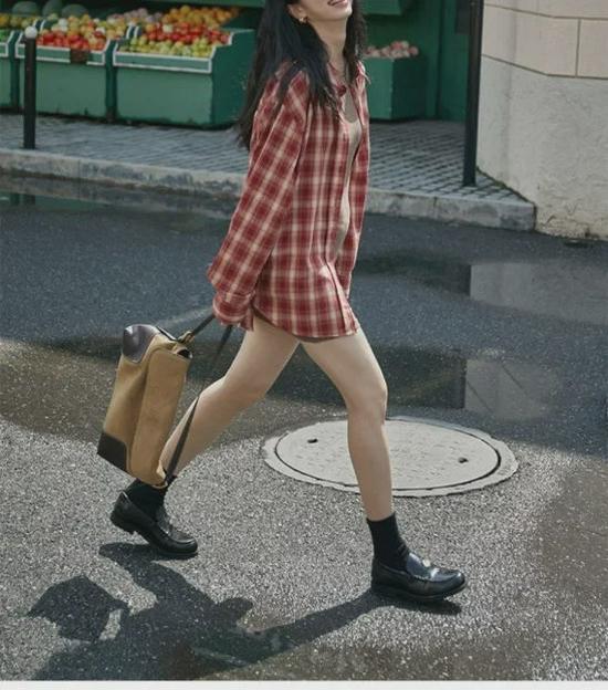 2024 Spring/Summer Red Plaid Women's Slim-Fit Loose Long Shirt