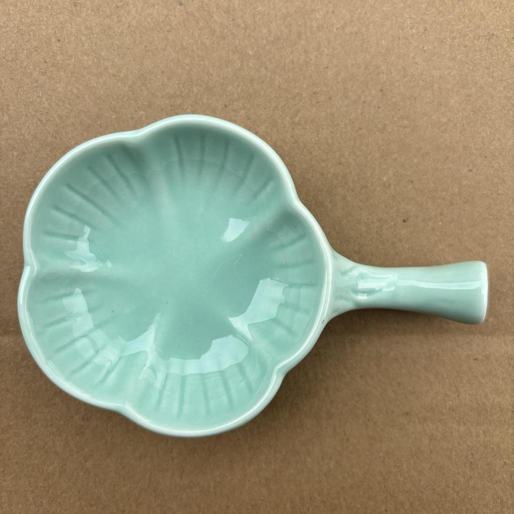 Ceramic Ink Butterfly Multifunctional Pen Rest and Ink Holder - Easy to Clean Water Dish Inkstone for Scholars and Beginners.