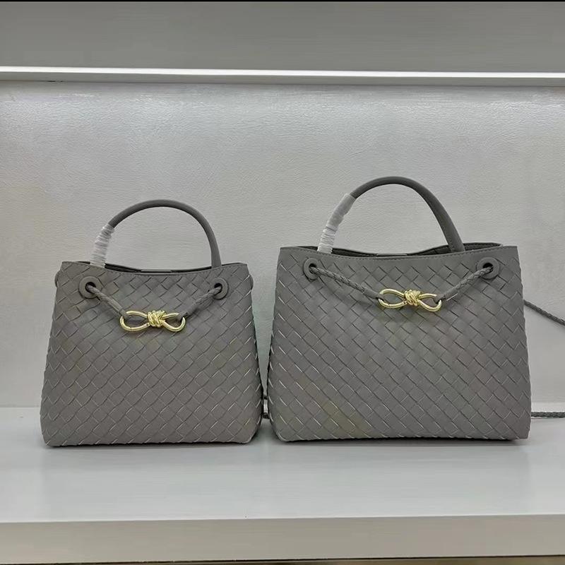 Niche metal rope buckle woven tote bag leather shoulder handheld women's bag large capacity retro old money wind tote