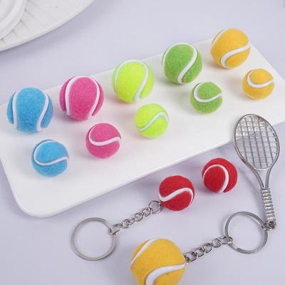 Mini Tennisball Rucksack Schlüsselanhänger & Anhänger: Kreatives Souvenir & Sporttaschen-Accessoire
