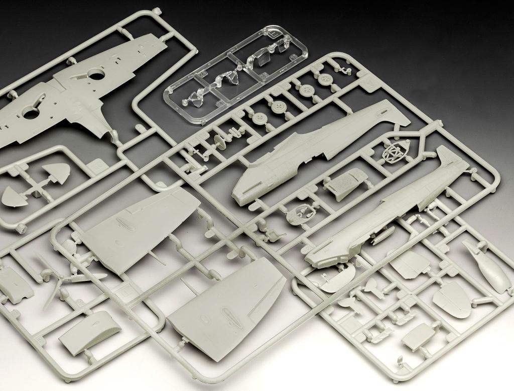 German Revell Scale Royal Air Force Spitfire Plastic Model Kit 03897 1/72 Mk.5b