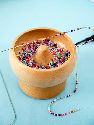 Electric Wooden Spin Beading Tools Beads Storage Bowl Kit with Needle for DIY Bracelet Neckalce Jewelry Craft Beading Supplies
