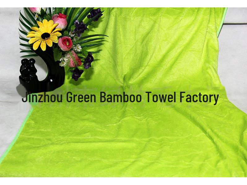 Absorbent Large Bath Towel for Adults, Ideal for Beauty Salons, Bed Making, Swimming, and Beach - 70*140 Cm