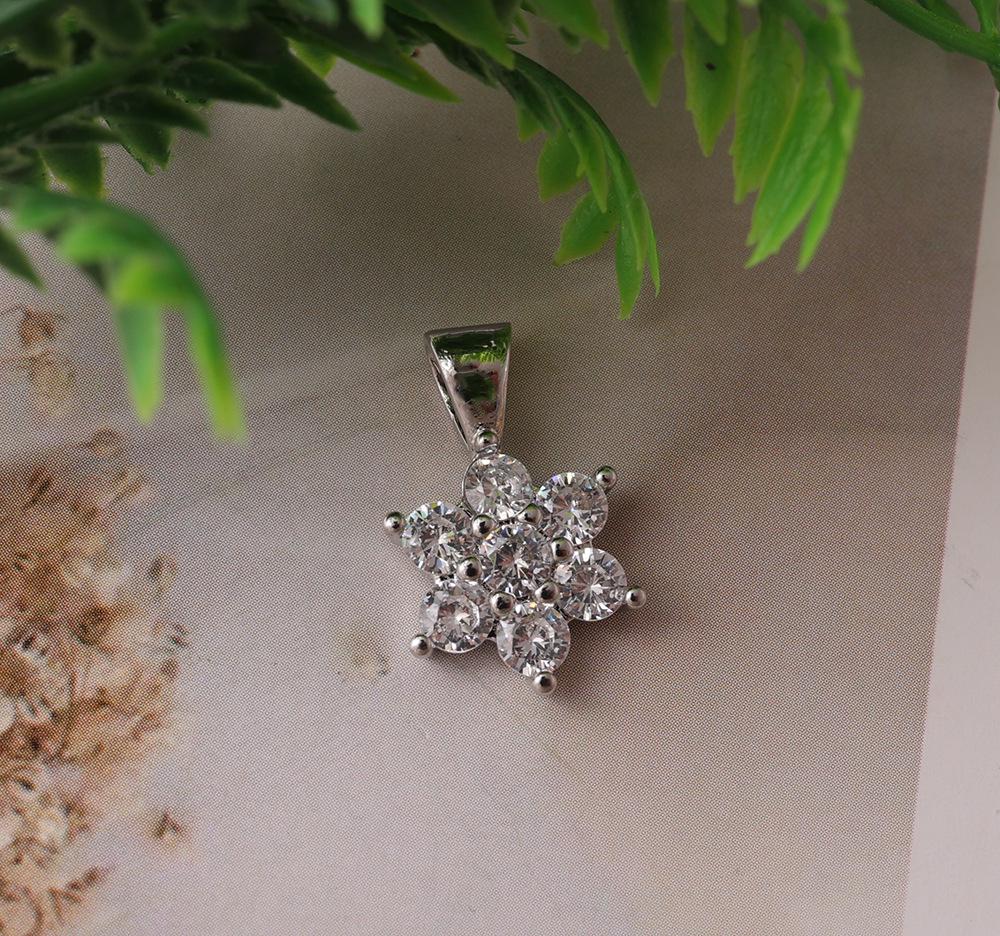 Two-Tone Gold & Silver Snowflake Pendant with Full Diamonds - Delicate DIY Jewelry Accessory for Collarbone Chain