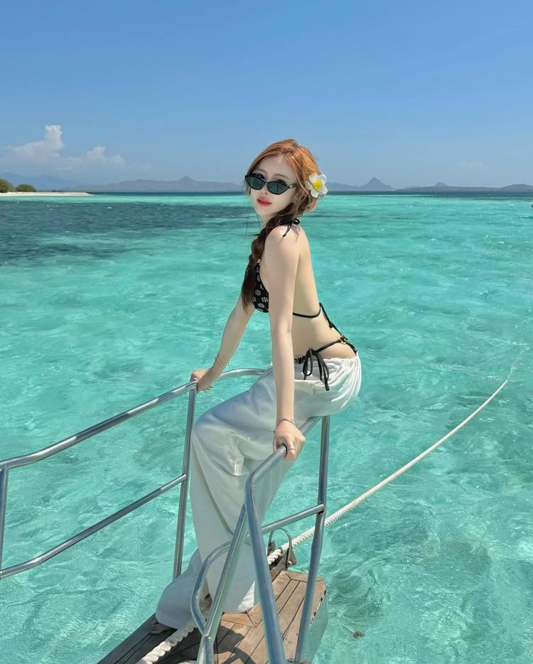 Japoński i Koreański Styl Damskie Bikini Bez Pleców na Ramiączkach - Nadruk, Dopasowane do Ciała, Projekt Czystej Pożądliwości