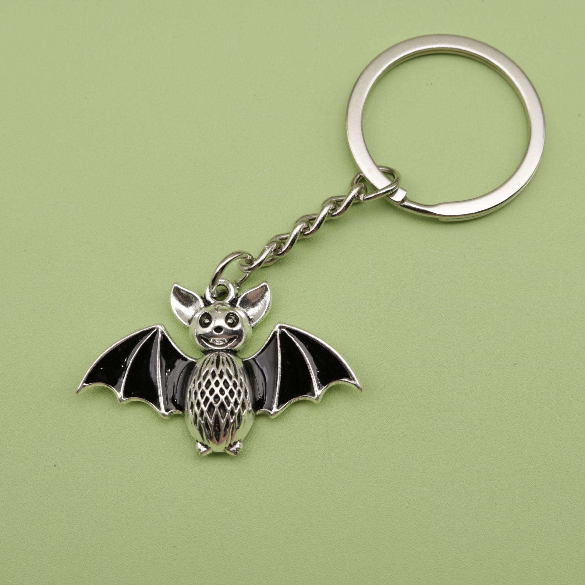Hot-Selling Simple Bat Keychain Pendant