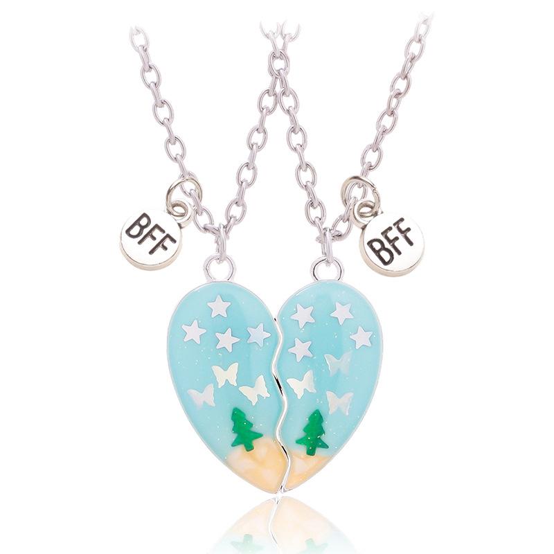 Magnetický set náhrdelníků přátelství: Přívěsky Vánoční stromek, Motýl, Hvězda, Srdce - Perfektní sváteční dárek pro nejlepší přátele nebo studenty.