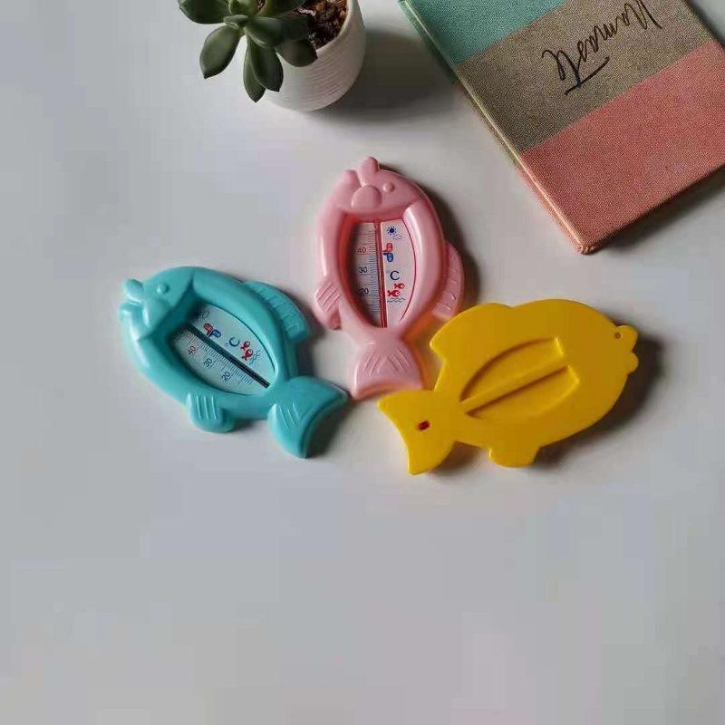 1 Stück Niedliches fischförmiges Baby-Wasserthermometer Babybad Bad Cartoon-Wasserthermometer Kinder-Innenraumthermometer