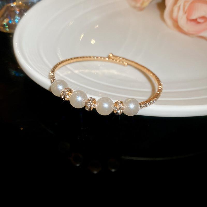 Diamond-set irregular multi-layer pearl open bracelet French retro fashion versatile bracelet light luxury high-end jewelry