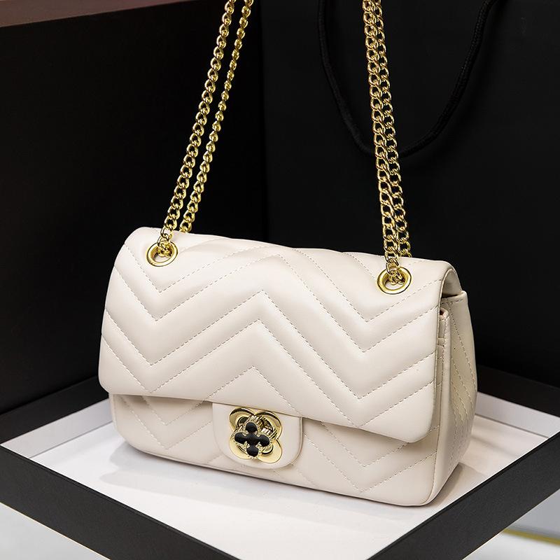 

Корейская версия Легко одеваться Летний Новый продукт Сумка на одно плечо Подмышечная сумка Кроссбоди Маленькая квадратная сумка Сумка-тоут Сумка с бриллиантовой цепочкой Женская