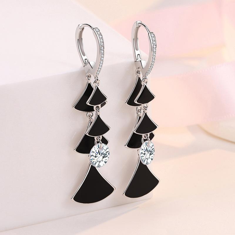925 Sterling Silver Claws Stud Earrings with Crystal AAA CZ Stone Modern Design Fashion Versatile Accessories Women Jewelry