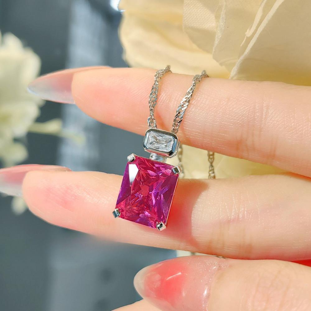 Fashion Light Luxury High Carbon Diamond Pigeon Blood Red Sugar Cube Pendant Perfume Bottle Design Sense Simple Red Corundum Necklace Women