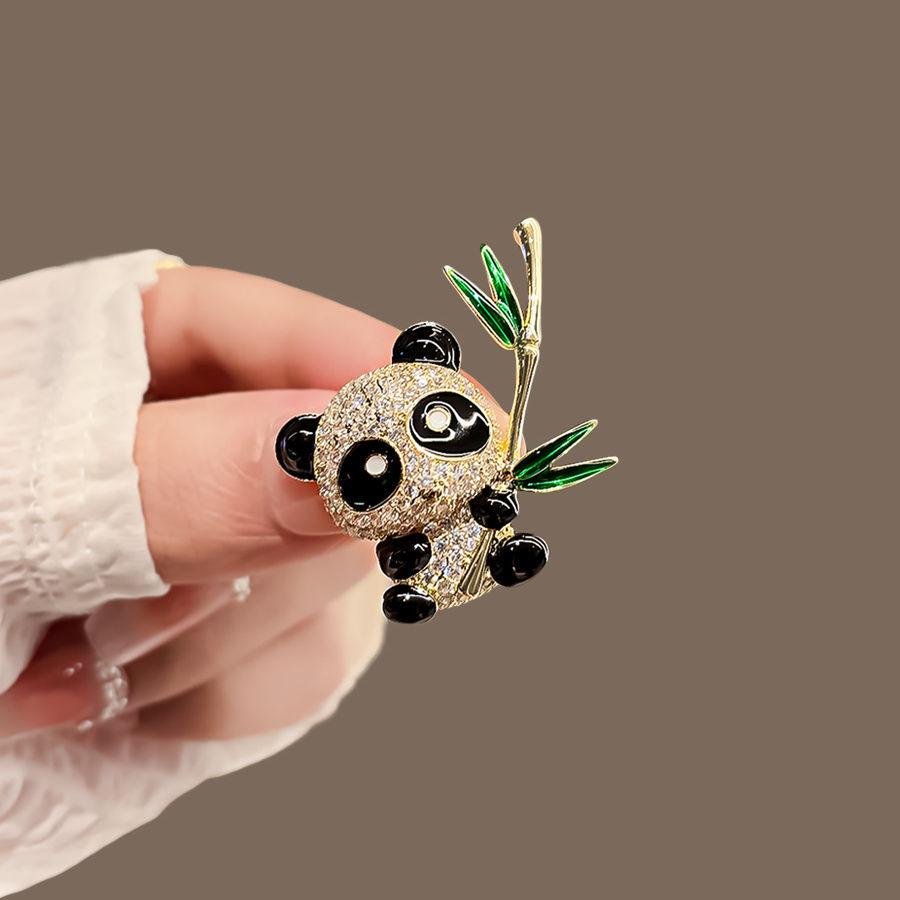 Sunward Growth Sunflower Brooch: Elegant Women's Corsage Pin for College Entrance Suits