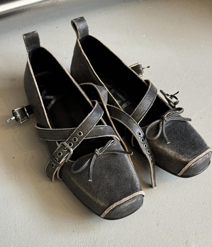 Sheepskin Version of Pig Nose Mary Jane Shoes 2025 New Retro Square Head Ballet Shoes French Shallow Mouth One-word Button Women's Shoes