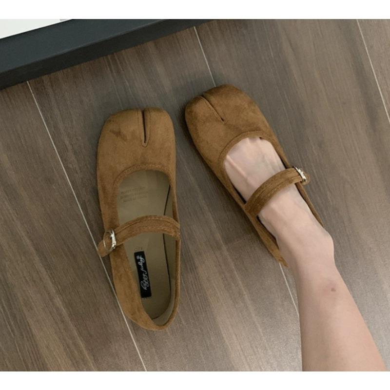 2025 Pantofi Tabi Ninja în stil japonez pentru femei, retro, din piele întoarsă, cu vârfuri despicate, pantofi de barcă, Mary Jeans, mocasini, balerini