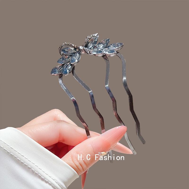 Elegant U-Shaped Butterfly Tassel Hairpin - Ancient Style Floral Accent for Qipao