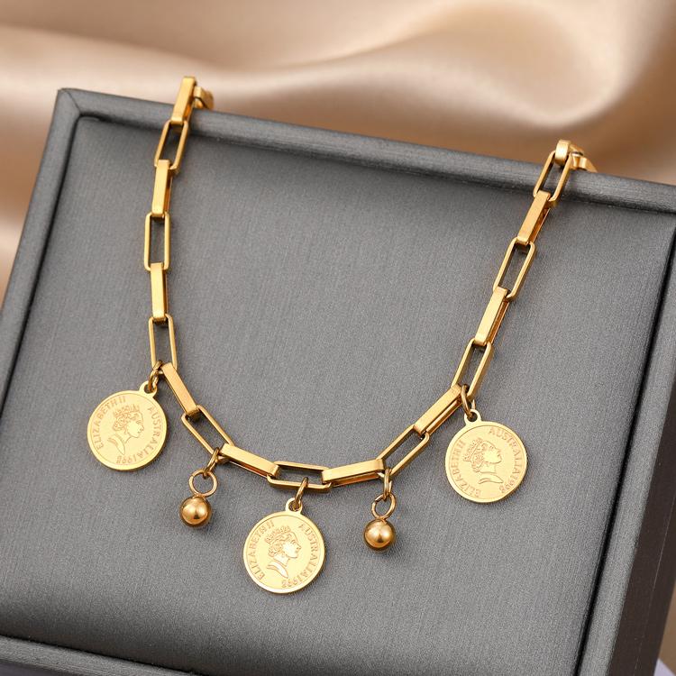Bracelet rond de marque avec pendentif roi, breloque de boîte de nuit pour filles, boucle ajourée, pompon de luxe à la mode