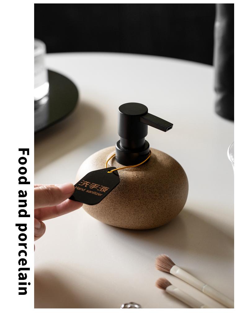 Sada lahví na šampon a pleťové mléko Wabi-Sabi z hrubé keramiky pro hotely a soukromí