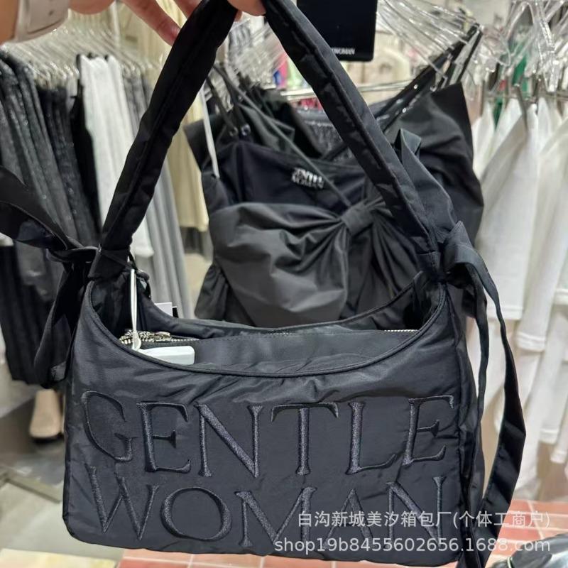 

New brand new shoulder bag embroidery dumpling bag bow bag dumpling bag чёрный