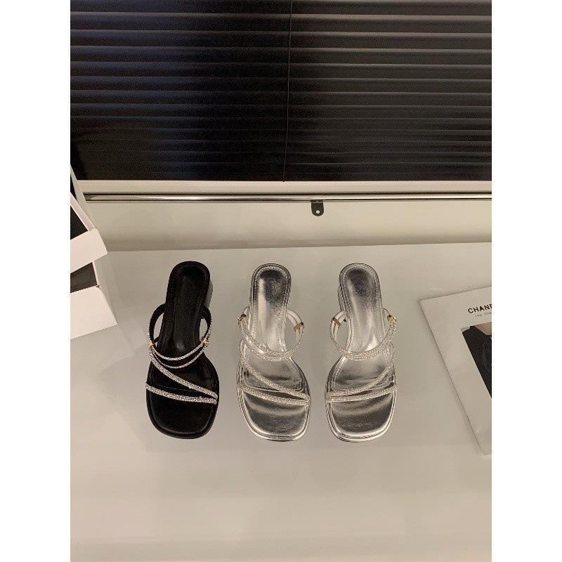 Temperament thick heel small cool slippers fairy shoes new fashion wear rhinestone thin belt sandals