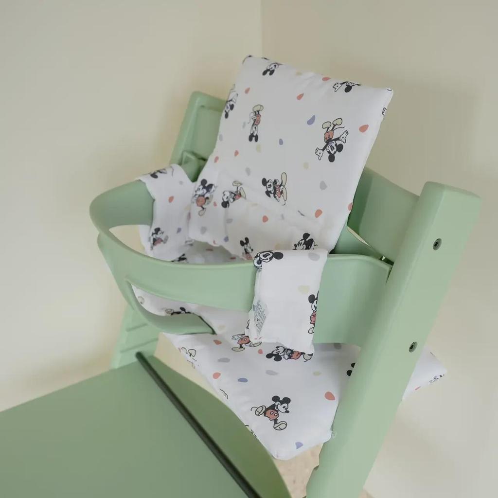 Stokke Kinder-Esszimmerstuhl: Neuer Stil, schmutzabweisend, verdicktes, tragbares, abnehmbares Kissen mit Rückenlehne
