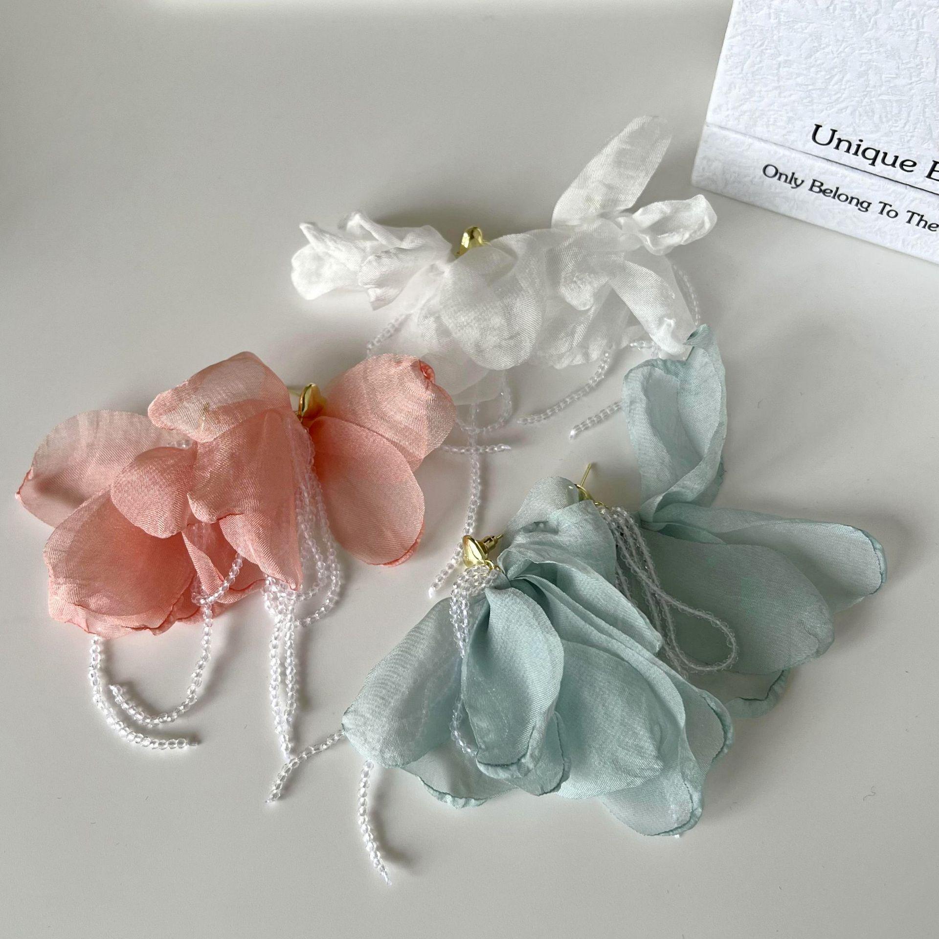 

2024 Spring Pearl Flower Earrings for Women