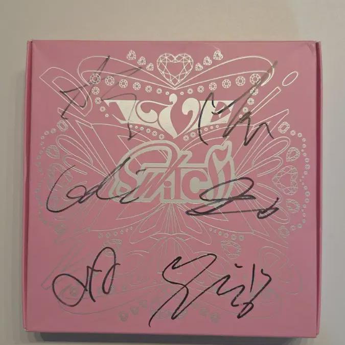 

Ive Switch Loved Signed Album