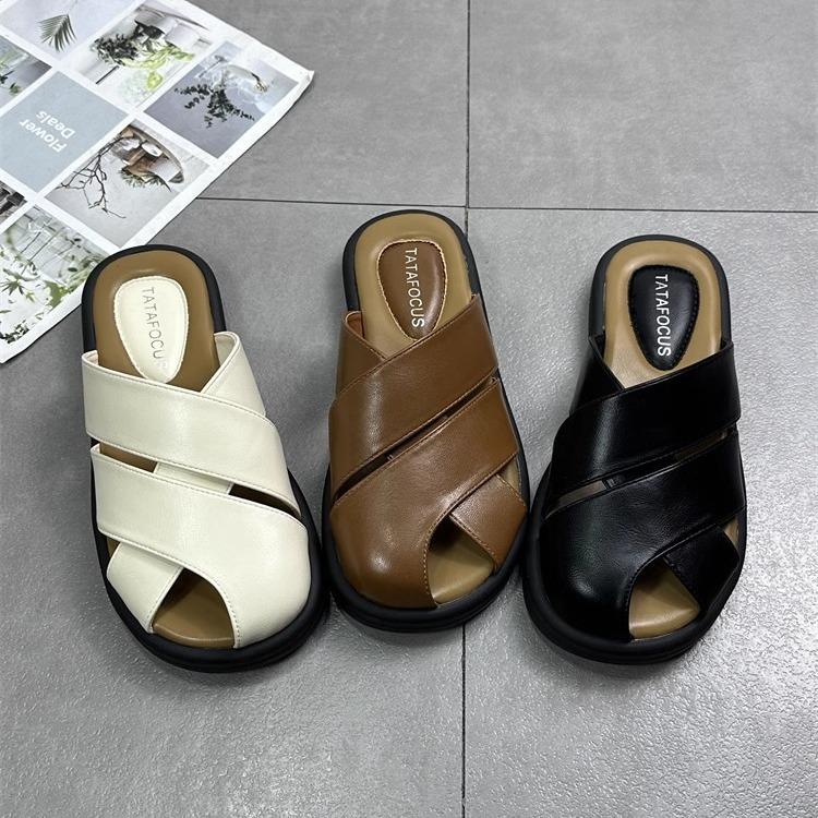 Leather bag head slippers women's outer wear 2025 spring and summer new retro woven hollow one pedal lazy drag