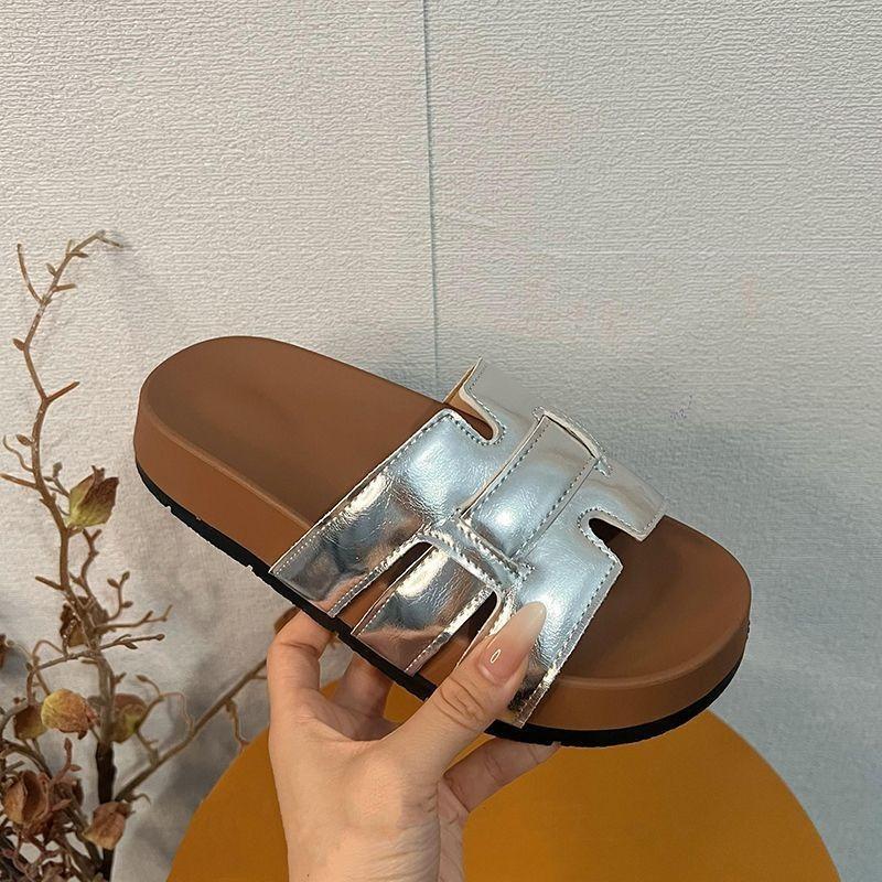 Wear Flat-bottomed One-pedal Cool Slippers for Women's Summer New Retro Beach One-word Slippers