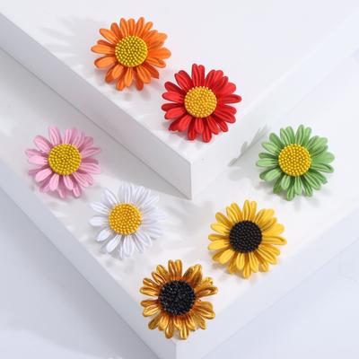 Kreative, stilvolle und einfache kleine Gänseblümchenbrosche, trendiges Temperament, gelbe Sonnenblumen-Kragennadel, Anti-Licht-Nadel