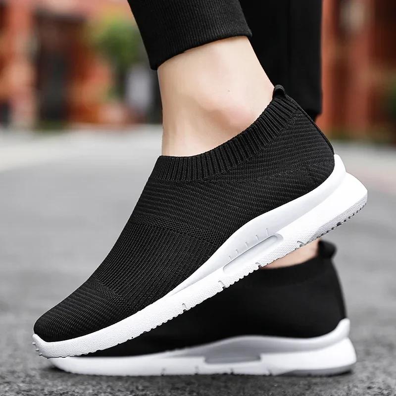 Men's Sneakers Breathable Loafers Outdoor Soft Sole Flats Mesh Men Running Shoes Lightweight Slip On Casual Shoes Tenis Hombres