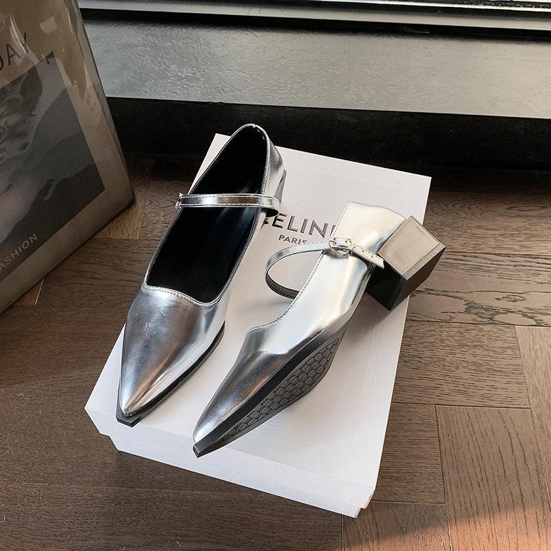 Europäisches Temperament spitze Mary Lederschuhe seltene Schuhe 2025 Frühling neu Fee Retro Wort mit Damen Einzelschuhe