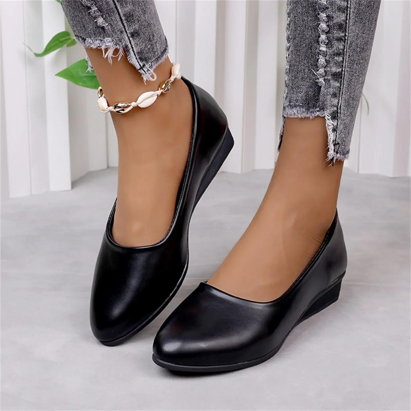 

Замшевая модная спортивная обувь, женская маленькая кожаная глянцевая обувь, дышащая и удобная, повседневная, нарядная 36 чёрный