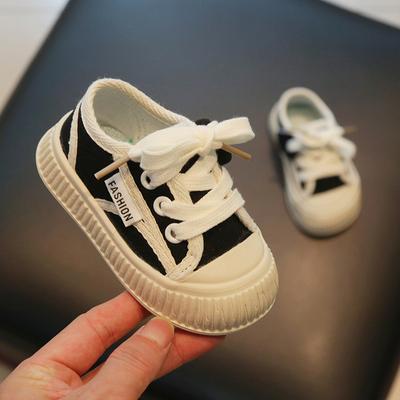 Chaussures en toile pour enfants printemps et automne nouvelles chaussures pour enfants chaussures décontractées à semelle souple chaussures de marche pour bébé