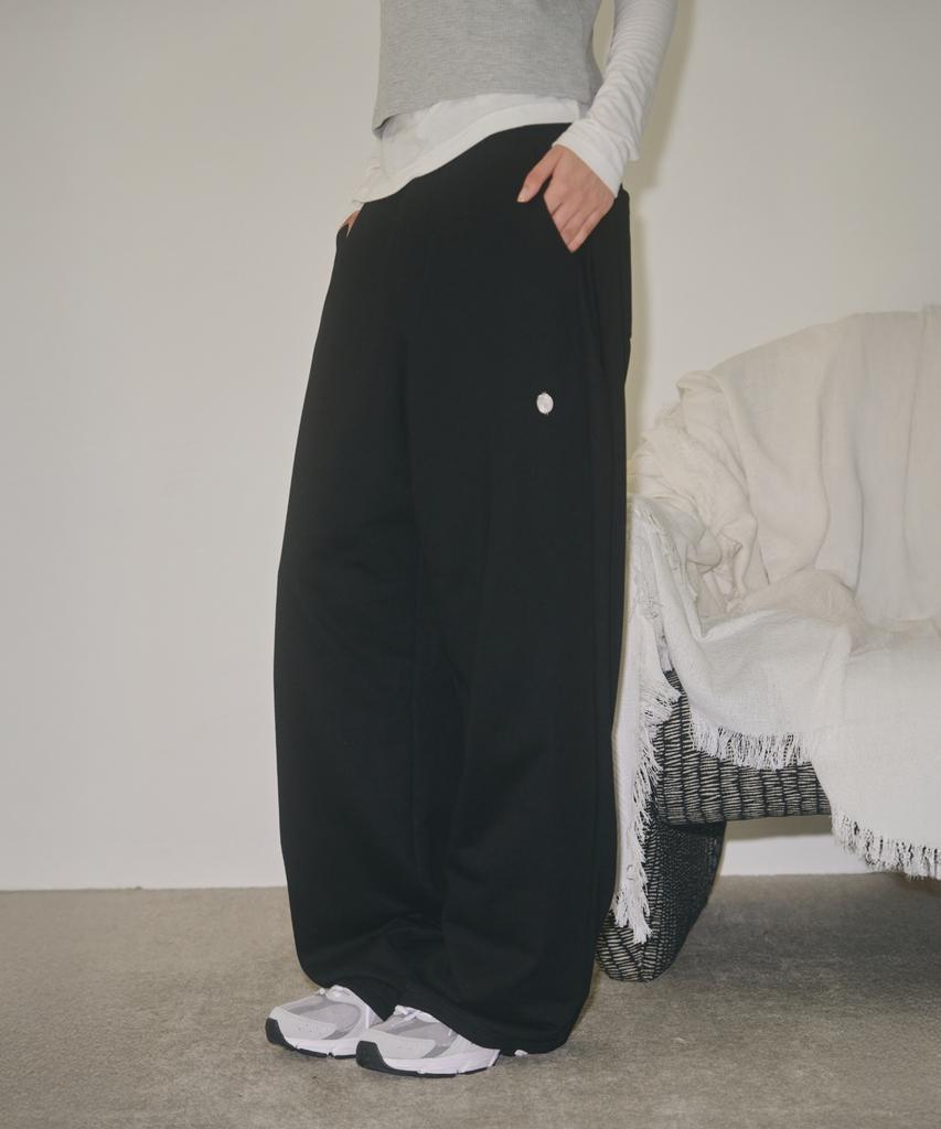 Ledeoli Side-Tuck Balloon Sweatpants [Black]